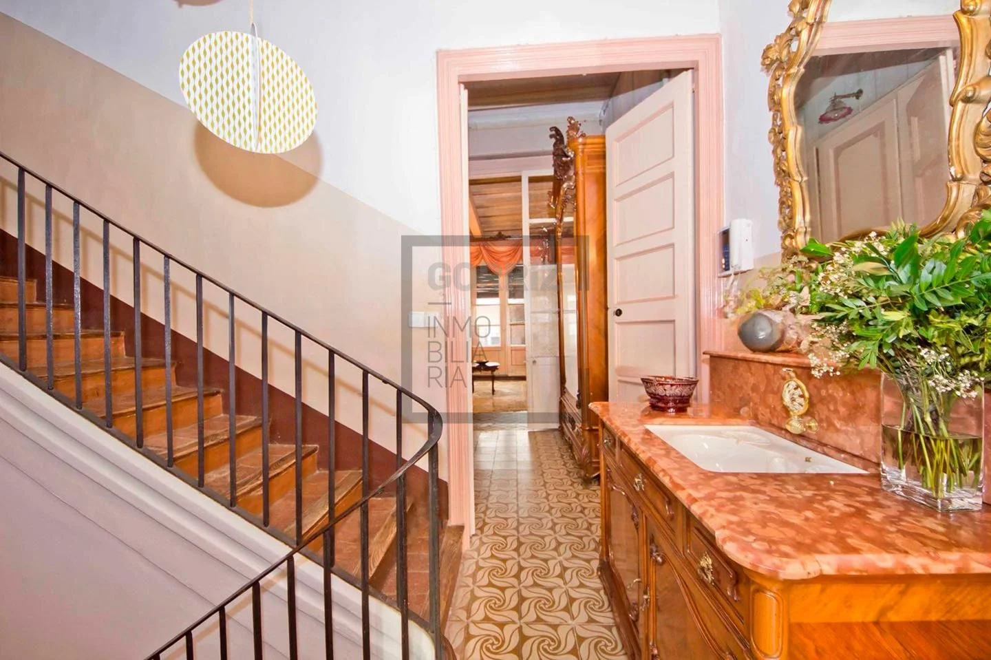 Central Mataró house with rental yield