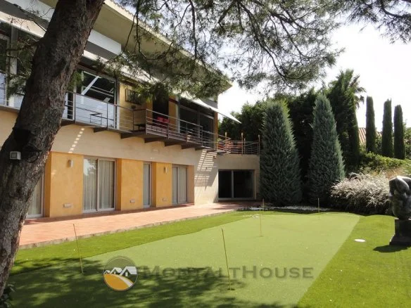 Villa de lujo en el Maresme con casa de invitados