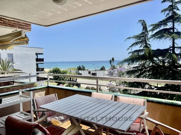 Piso de cuatro dormitorios con vistas al mar