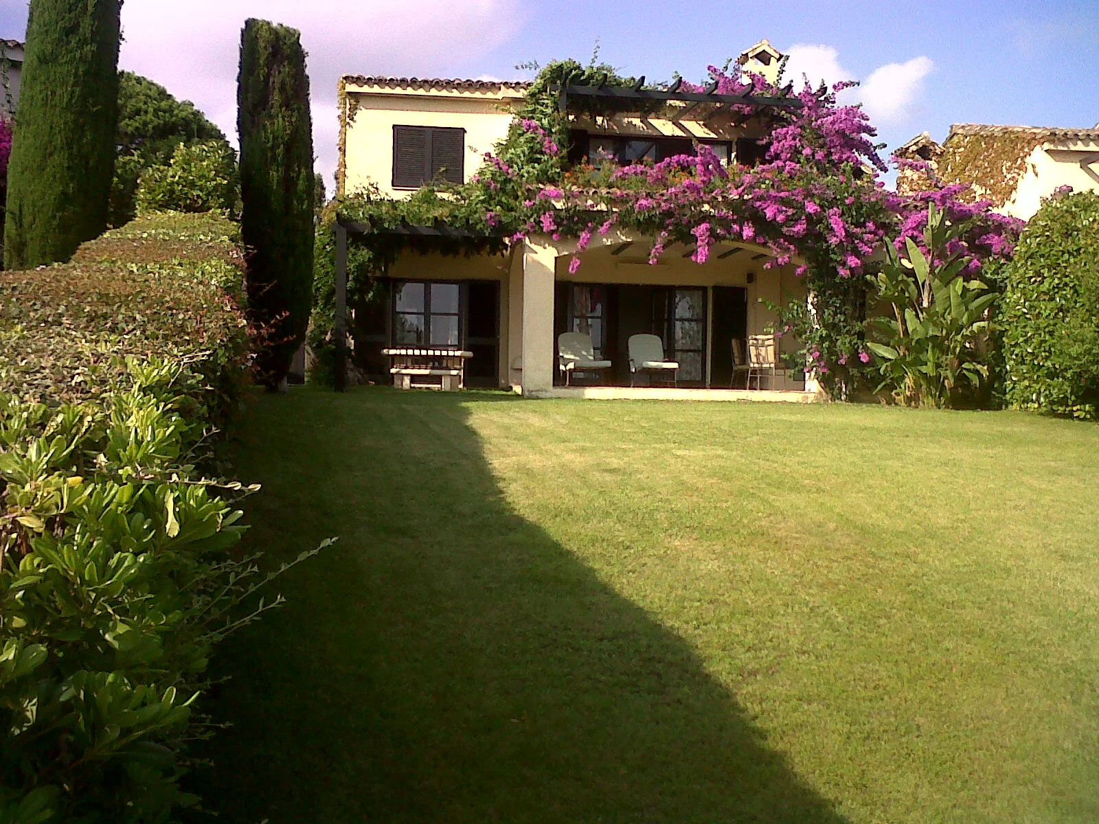 Casa estilo toscano con piscina y pádel