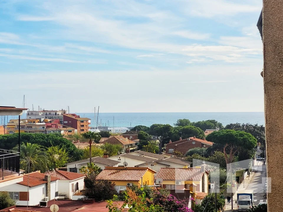 Piso céntrico con vistas al mar y tres dormitorios