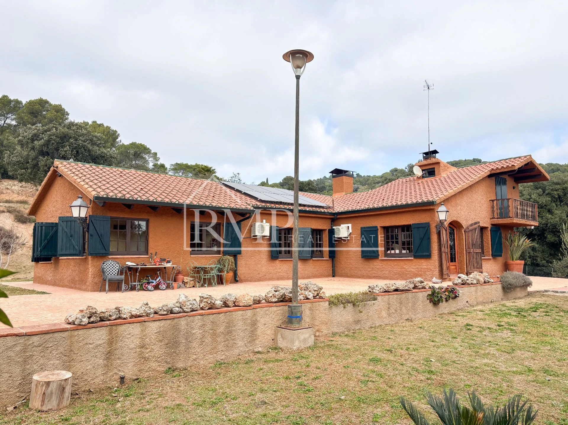 Finca rústica con 12.000 m² de terreno
