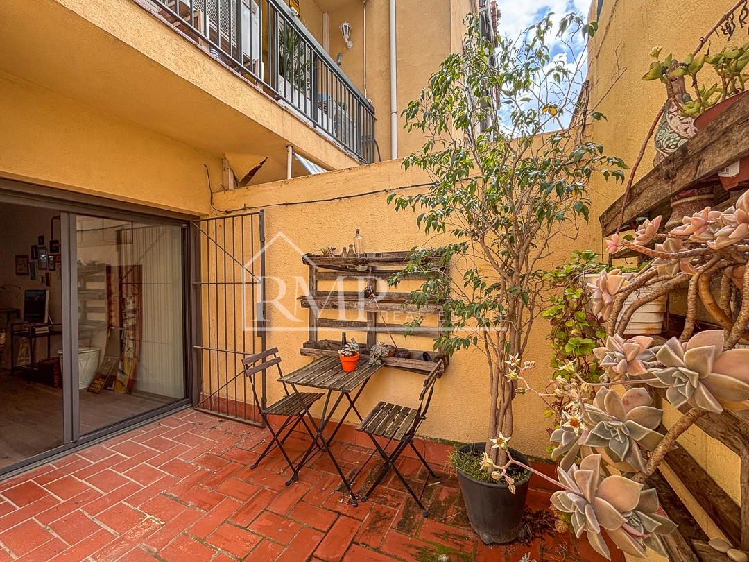 Loft reformado en Guinardó con patio