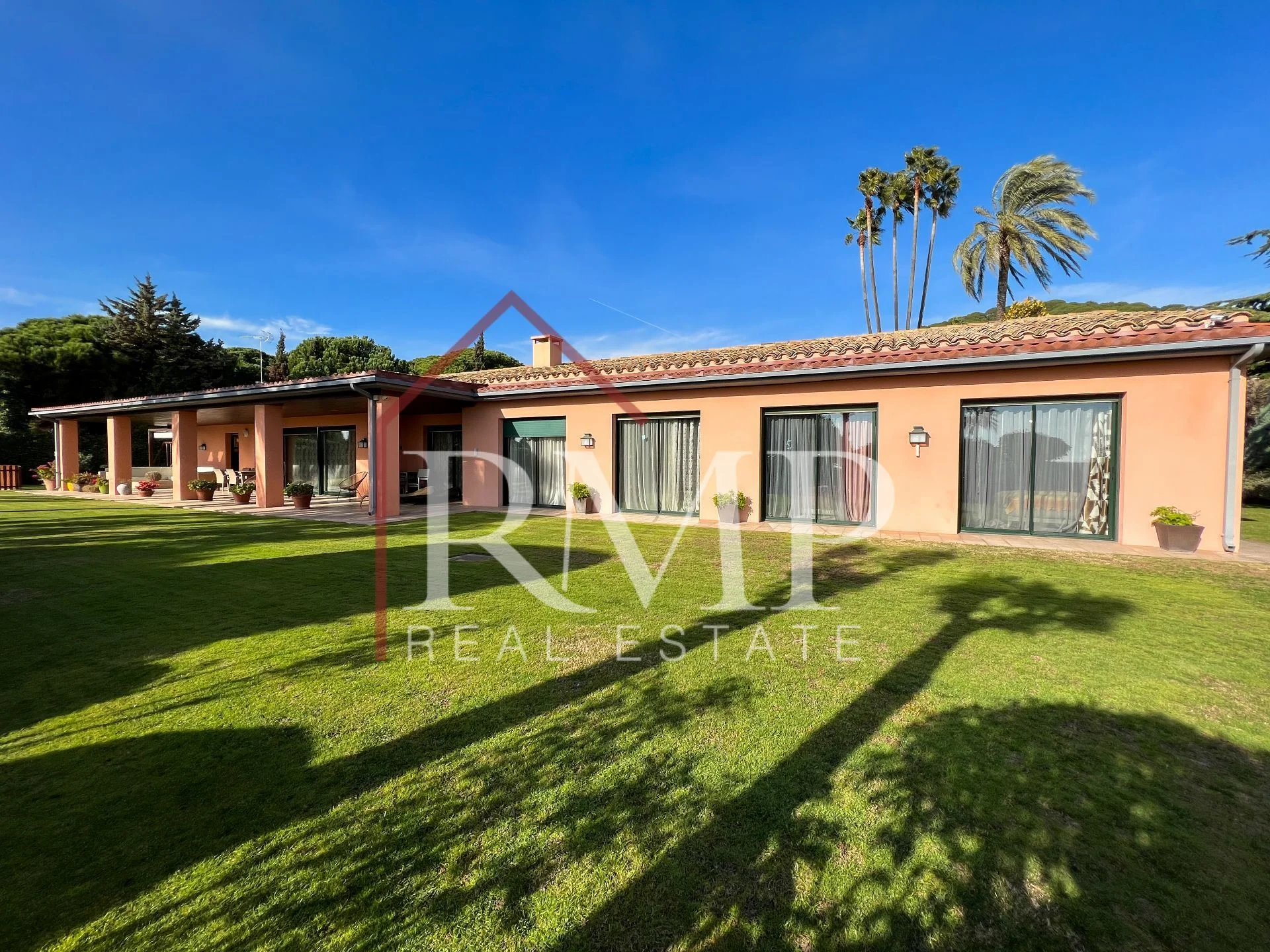 Villa de lujo en Supermaresme, 505 m² y piscina