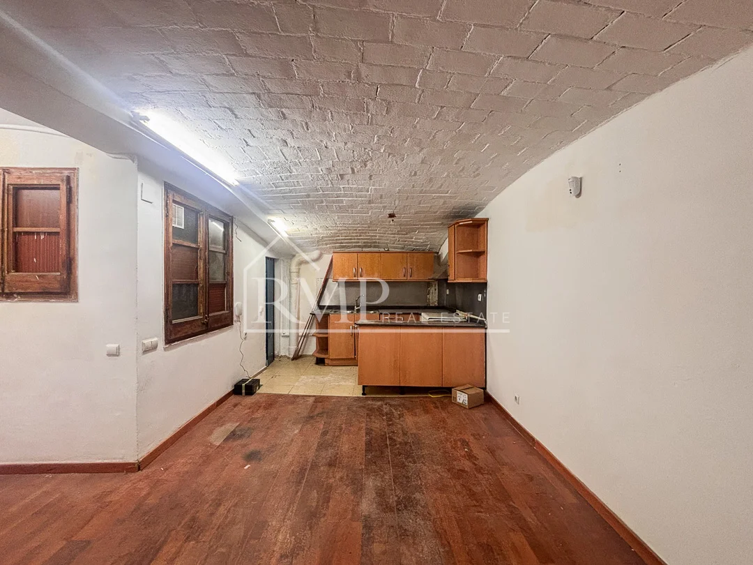 Piso de 82 m² para reformar en el Gòtic