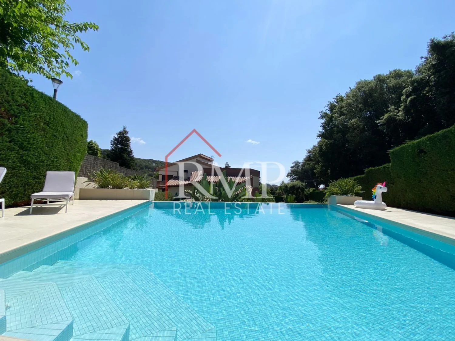 Modern Llavaneres villa, 400 m², pool