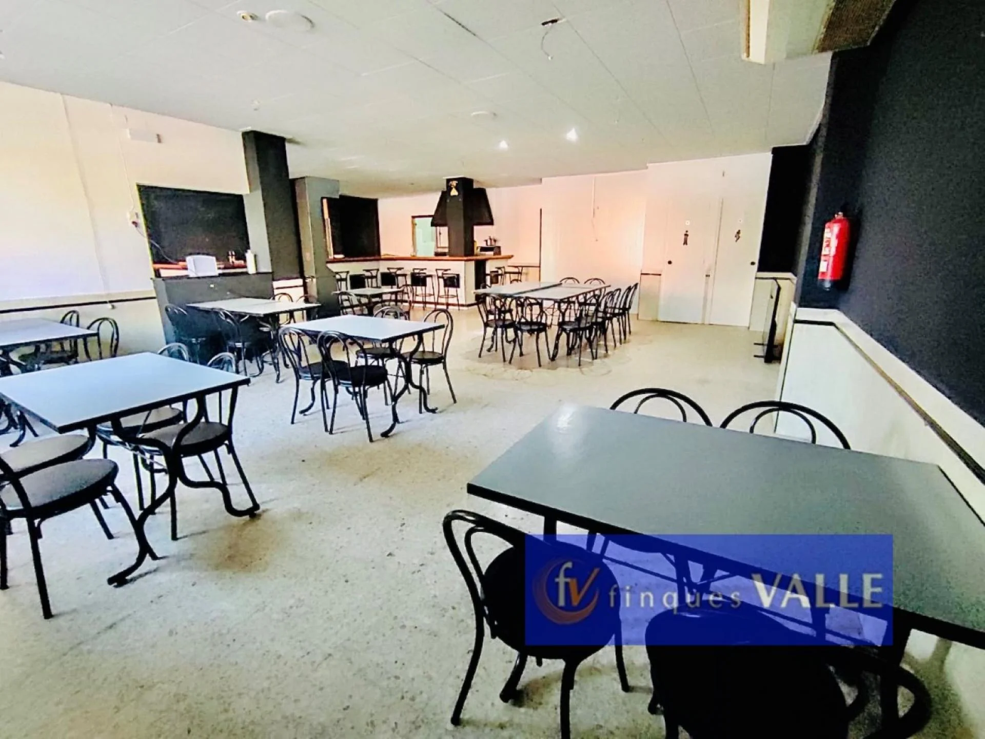 Local comercial en buen estado, 164 m²
