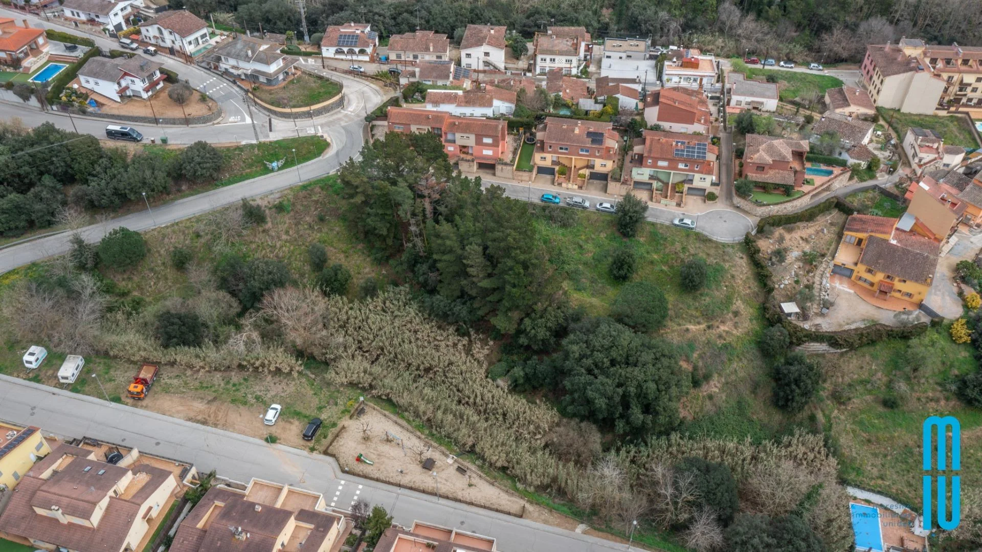 Parcela urbana de montaña de 1685 m²