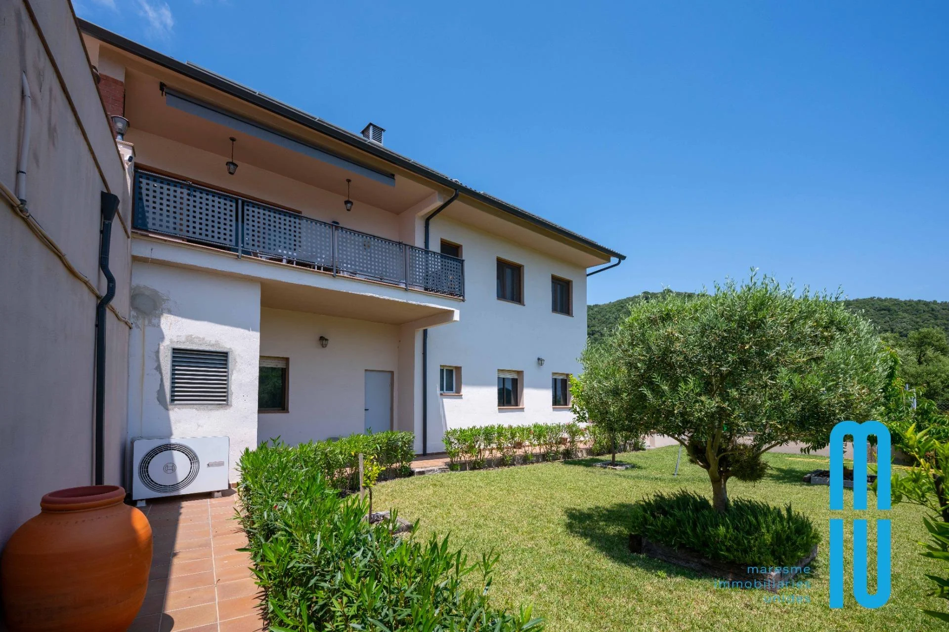 Casa reformada grande con piscina privada