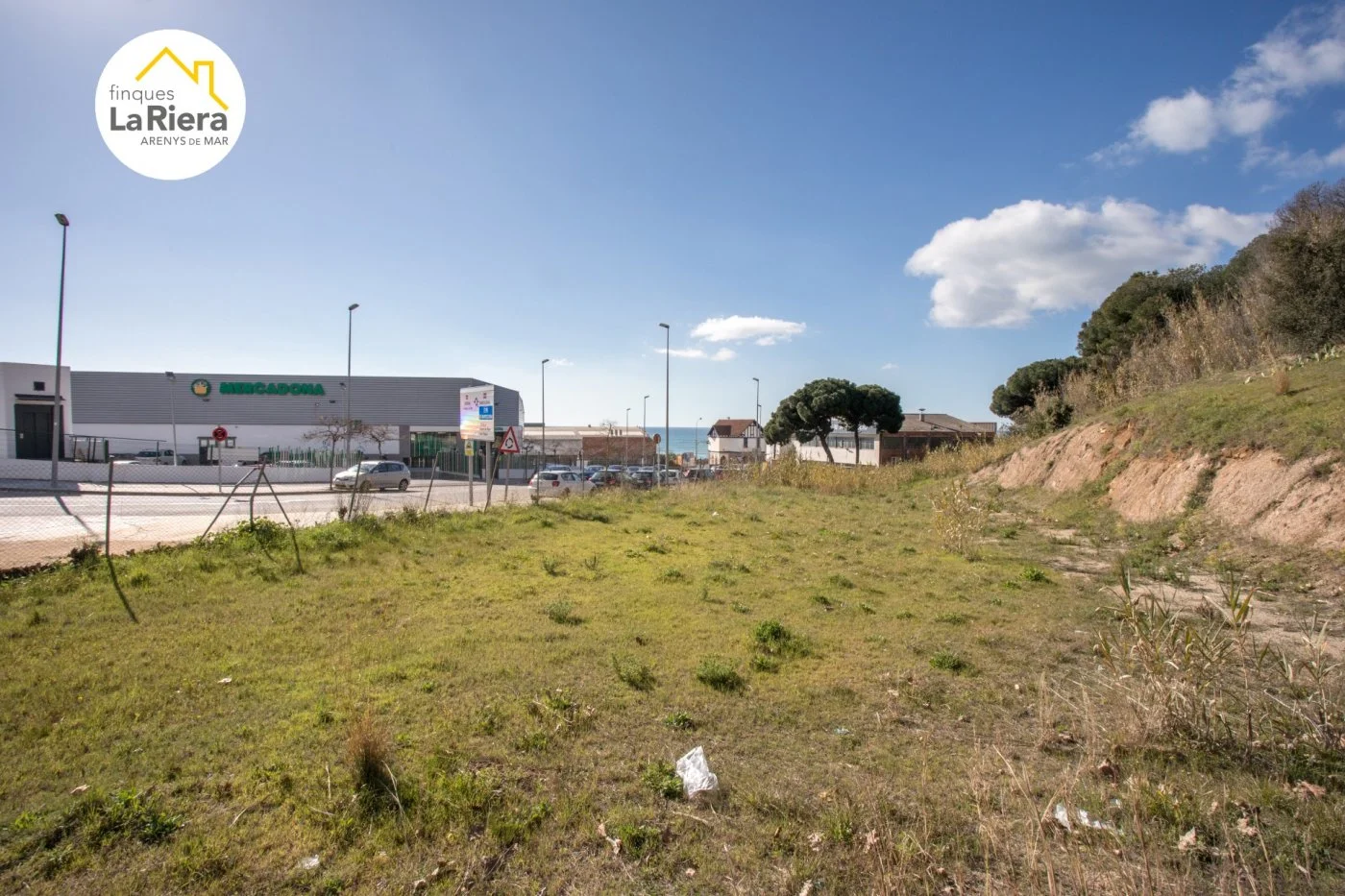 Solar edificable con vistas al mar, 1.820 m²