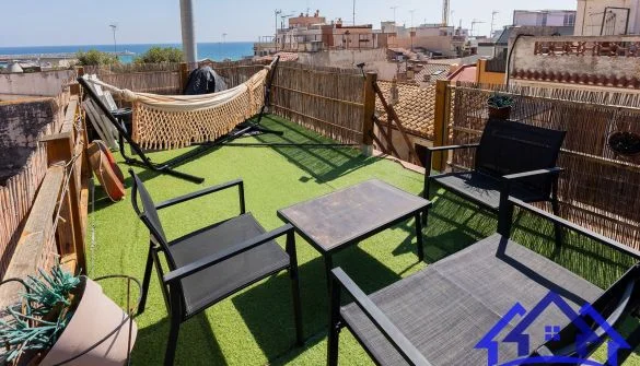 Ático dúplex céntrico con vistas al mar