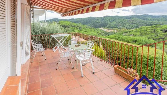 Casa con vistas panorámicas cerca de Sant Iscle