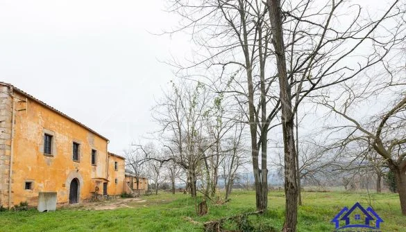 Masía histórica con finca de 15 hectáreas