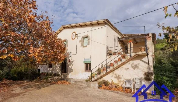 Masía histórica con 45.000 m² de terreno