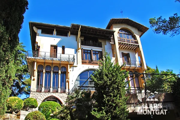 Modernist mansion with 46 rooms