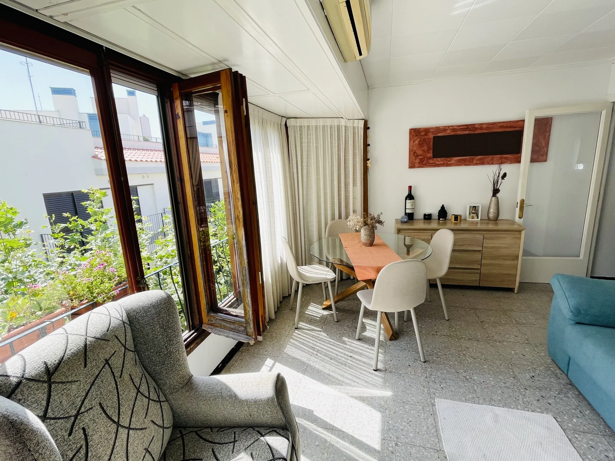 Rented centre flat near beach