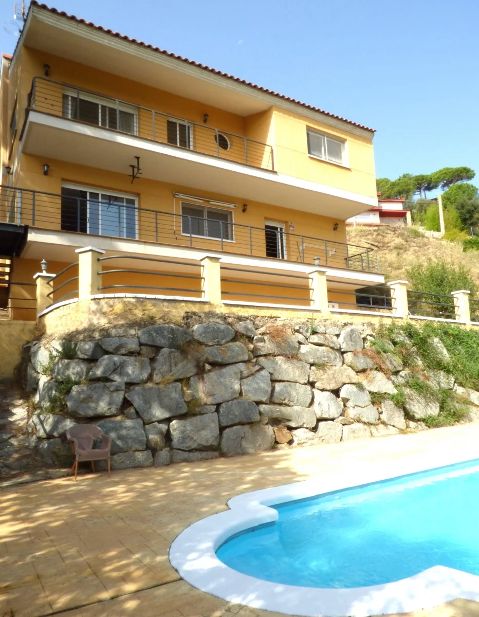 Casa de cinco habitaciones con piscina privada