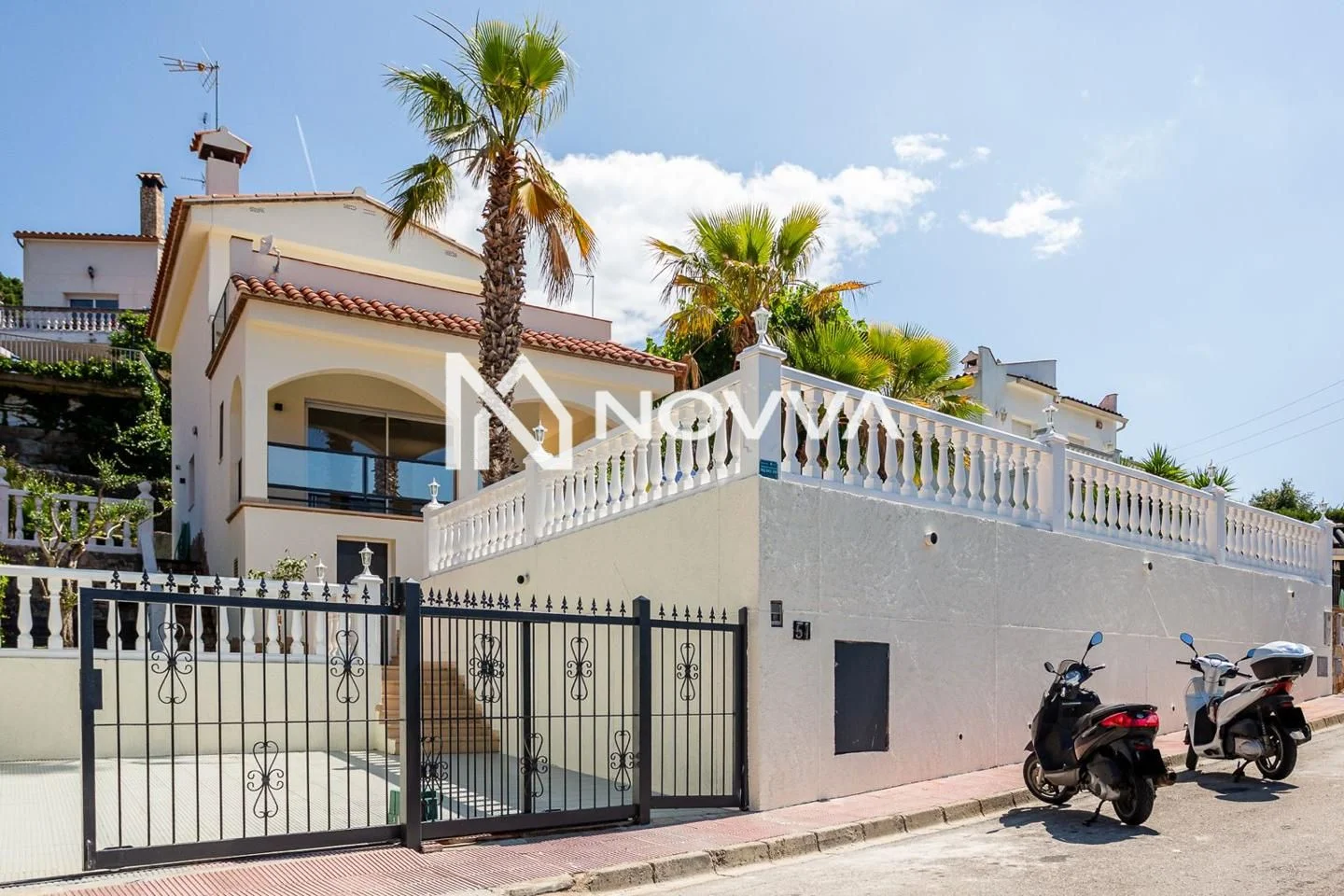 Tourist-licensed chalet near Cala Canyelles