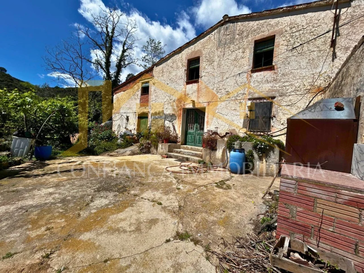 Finca rústica con 116.000 m² de terreno
