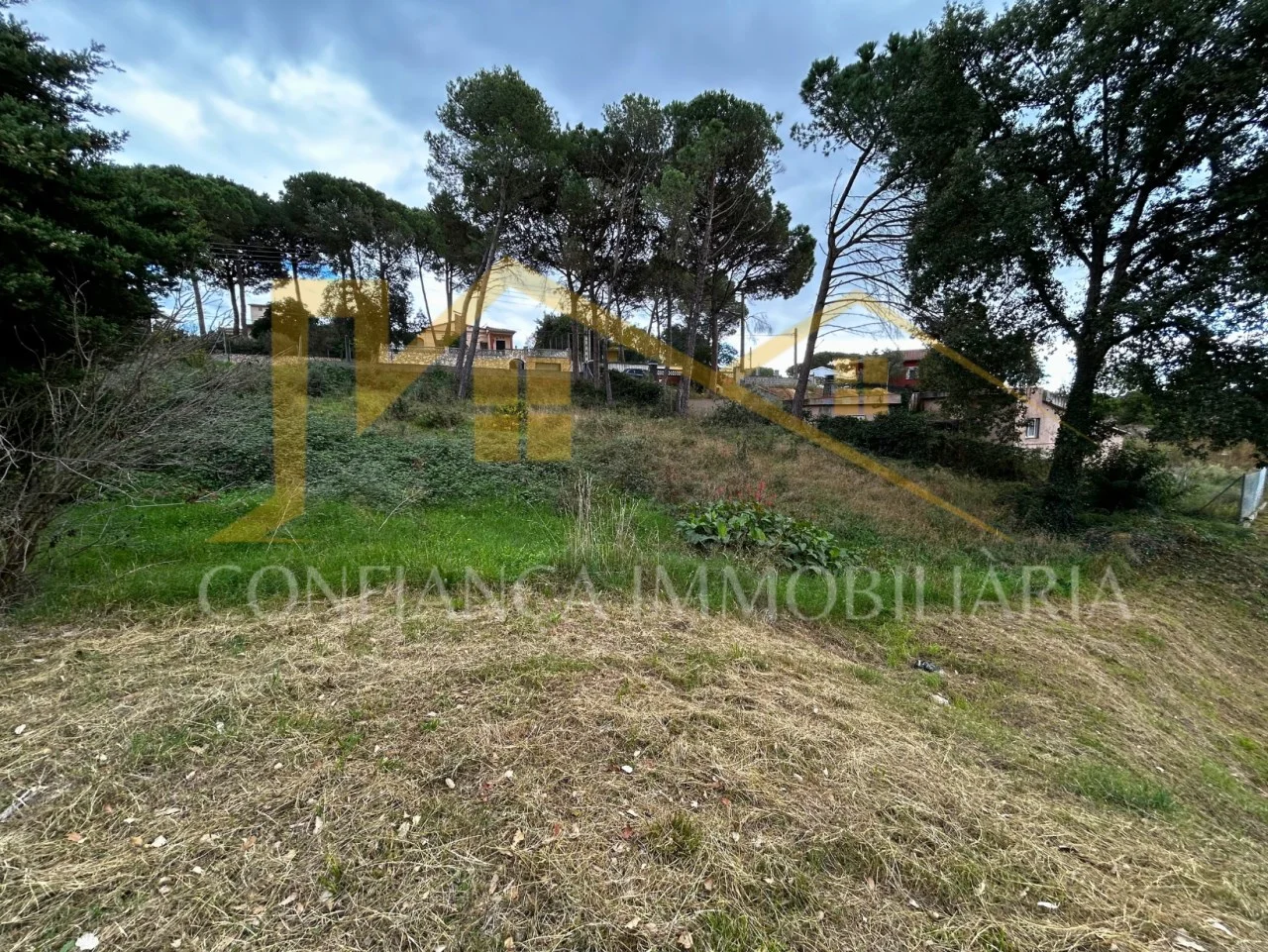 Solar urbano residencial de 1.000 m²
