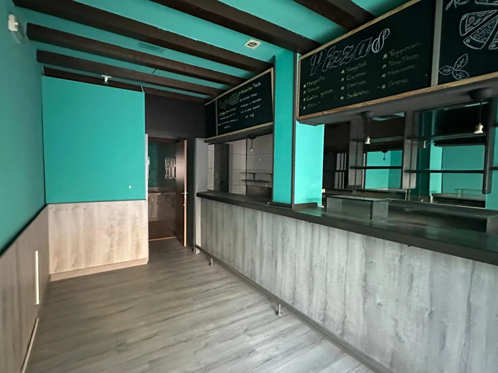 Local comercial en buen estado cerca del mar