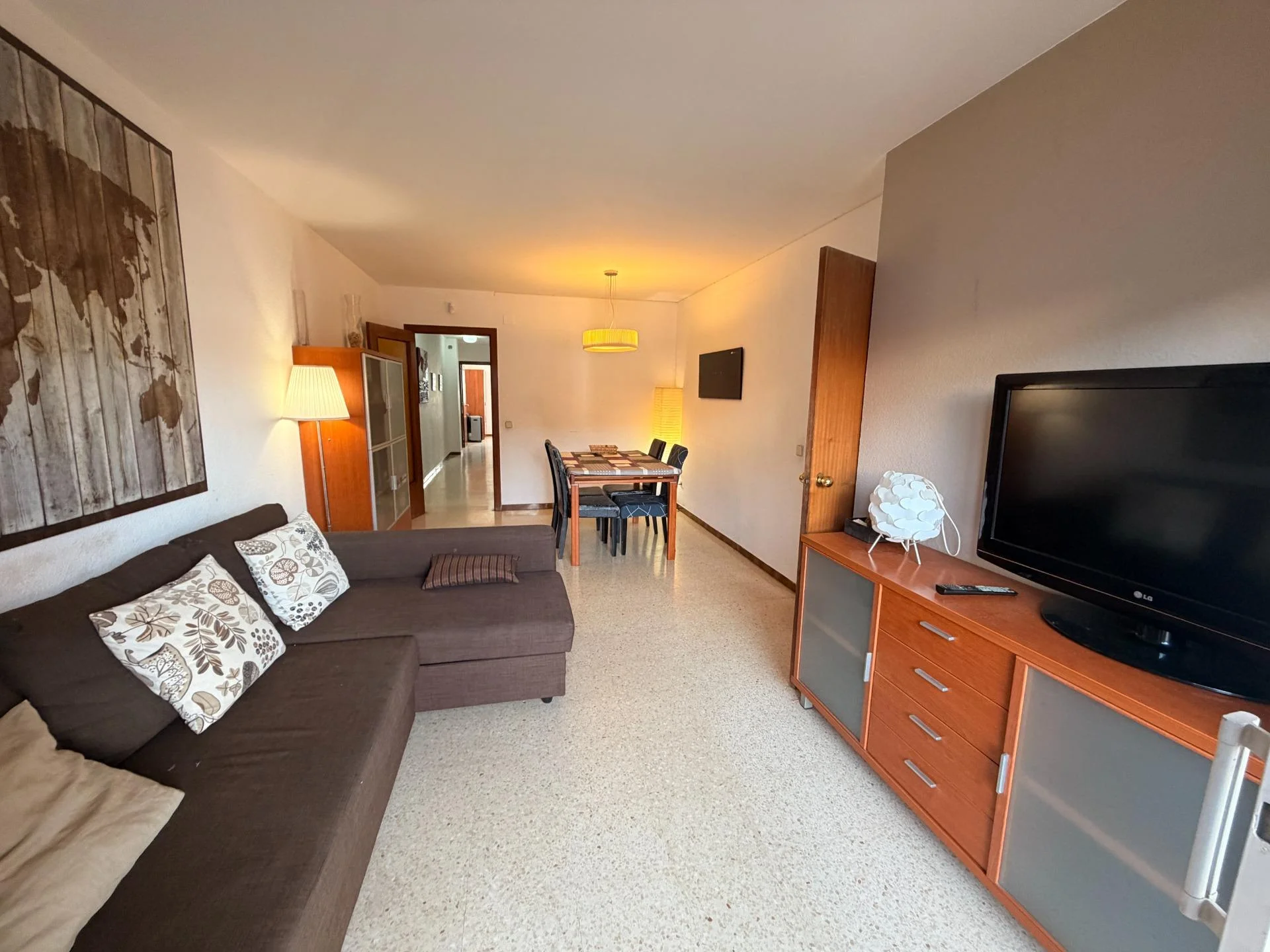 Four-bedroom exterior flat in centre