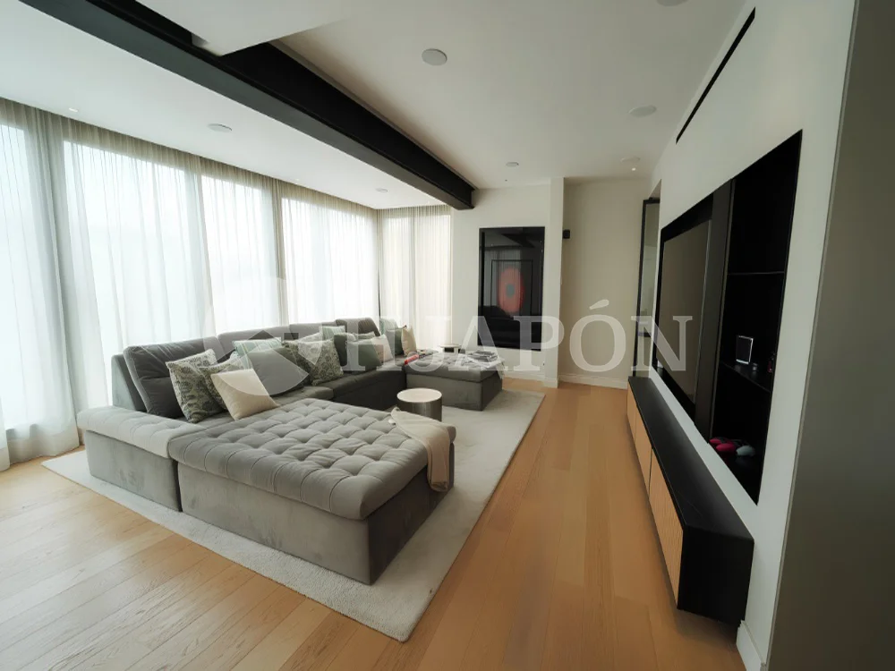 Luxury duplex penthouse with 246m² terrace