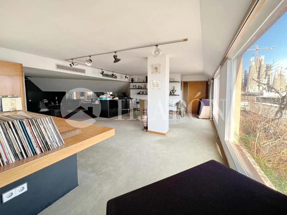 Penthouse near Sagrada Familia, three terraces