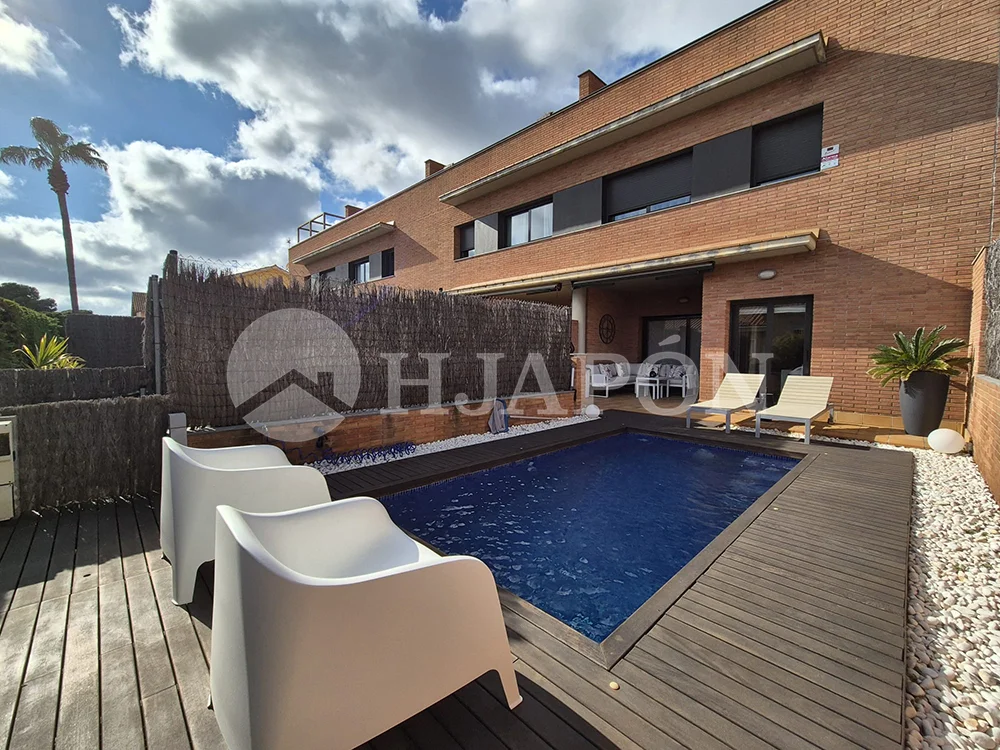 Sold El Masnou townhouse with sea views