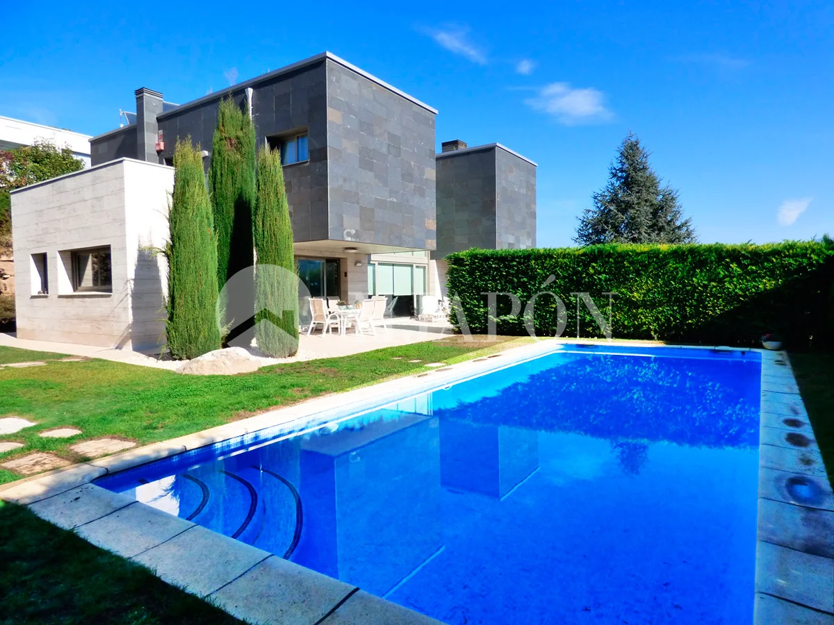 Casa contemporánea en Vallromanes de 540 m²