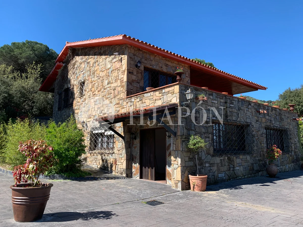 Casa de lujo en Vallromanes con piscina