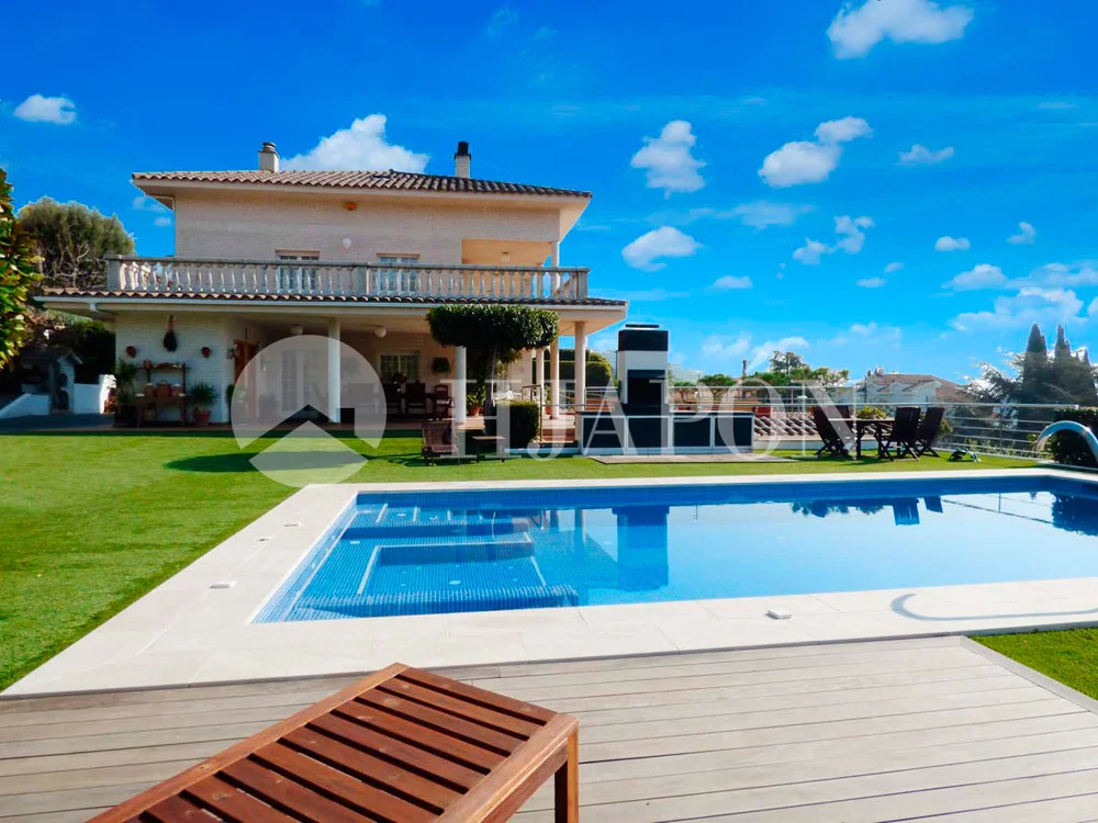 Gran chalet en Alella con vistas al mar