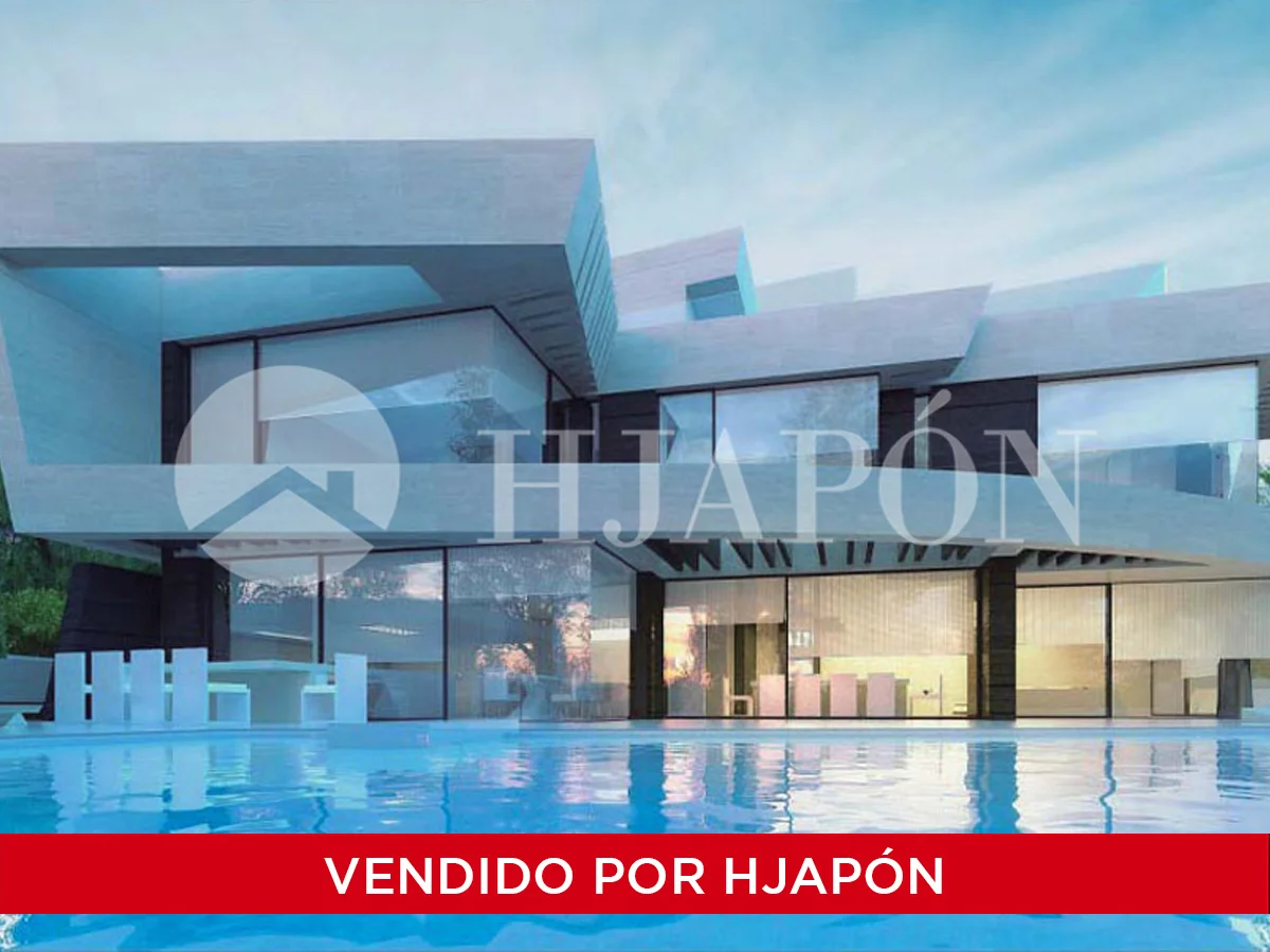 Developable plot with luxury villa project