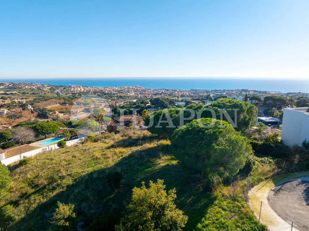 Gran parcela en Alella con vistas al mar