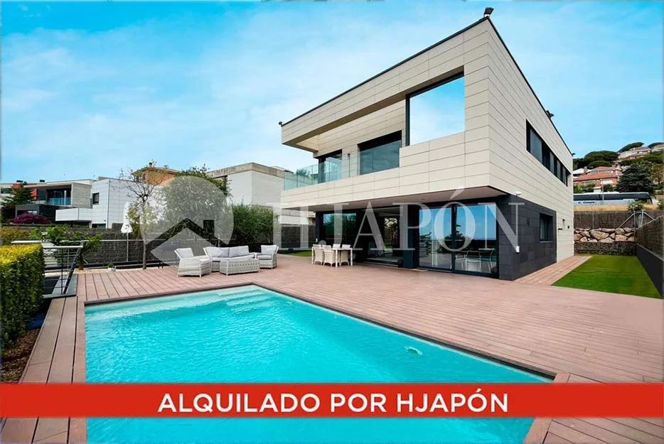 Modern Teià house with sea views