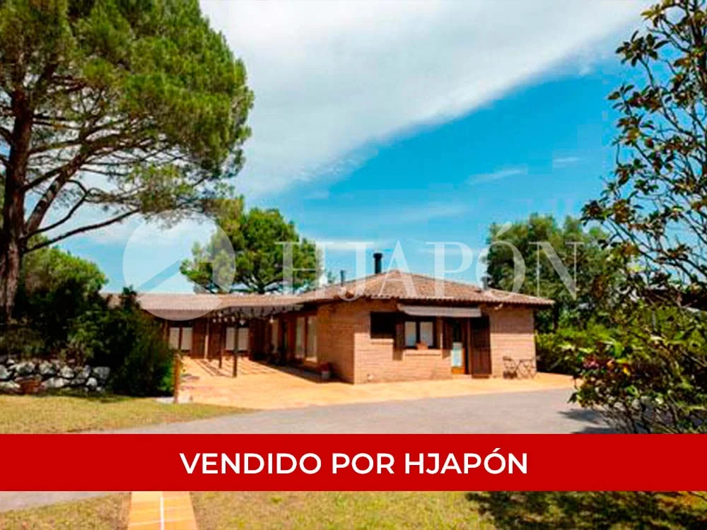 Single-storey house near Vallromanes golf