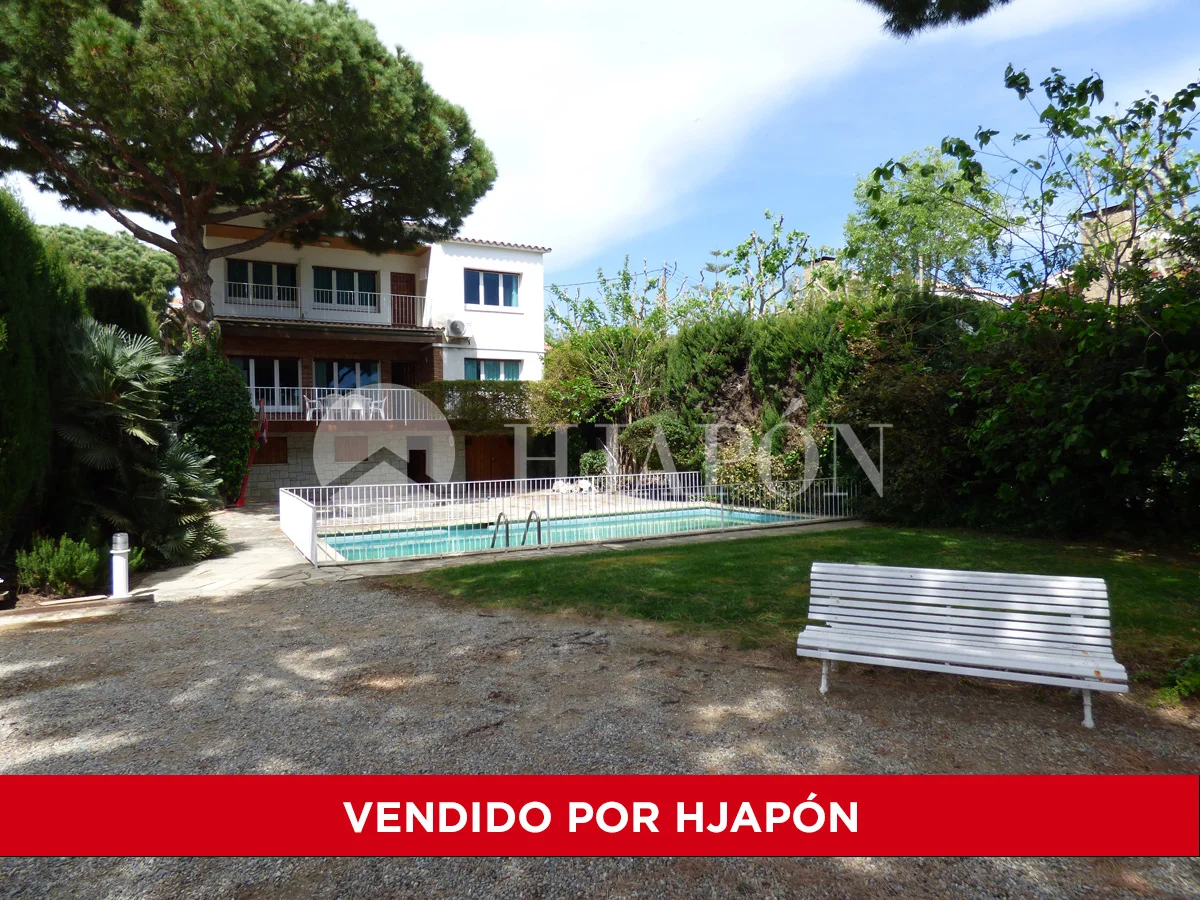 Casa con vistas al mar y parcela segregable