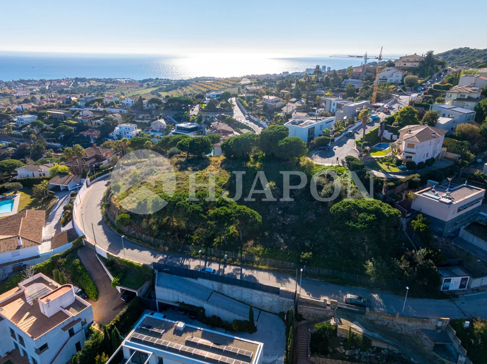 Gran parcela costera edificable en Nova Alella