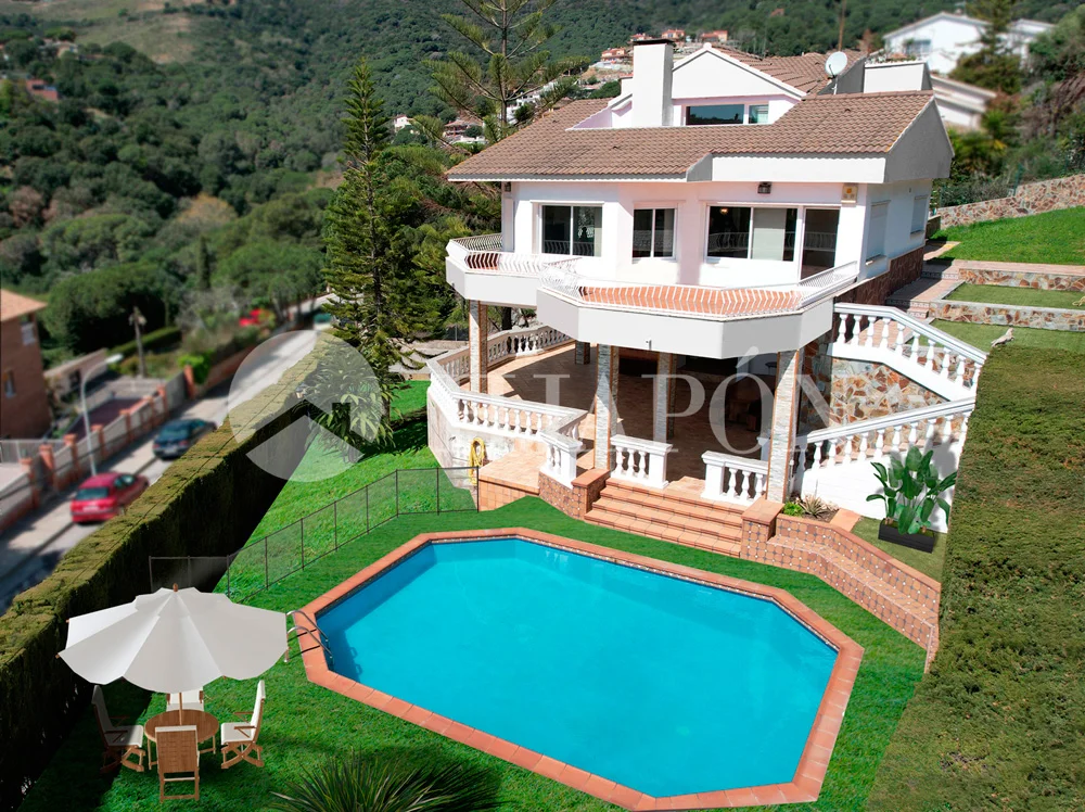 Alella house with private pool