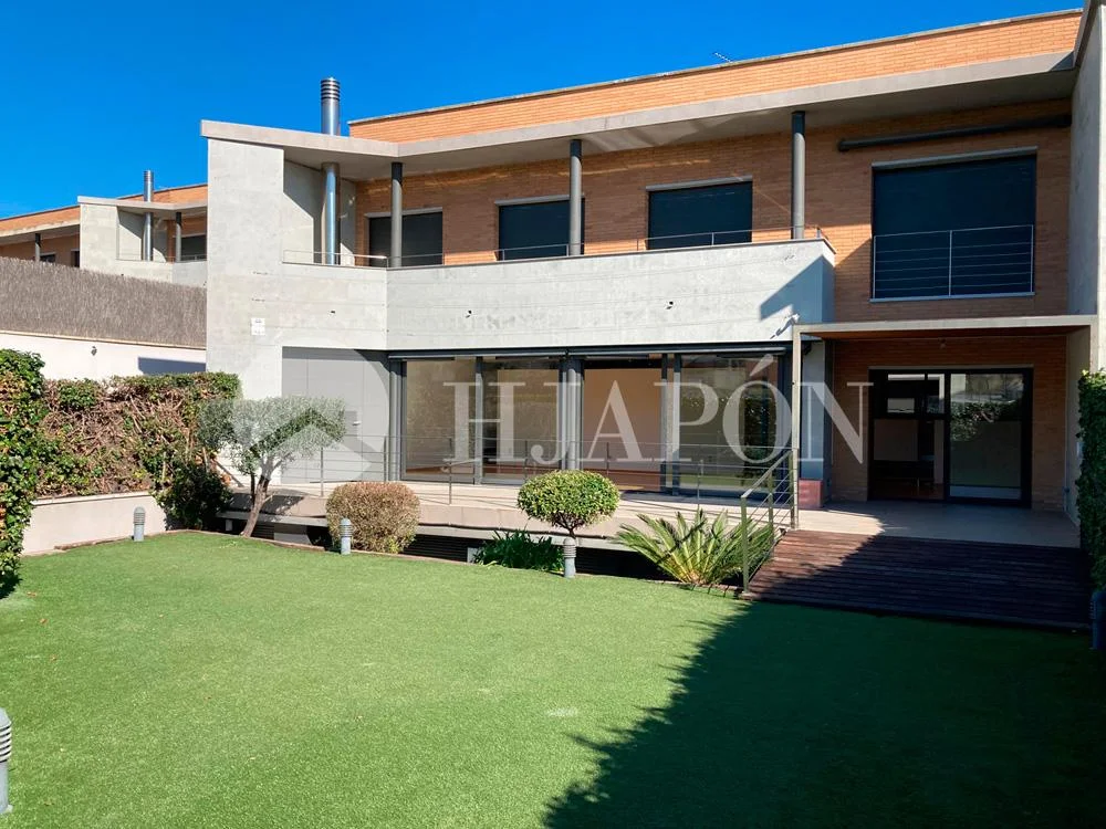 Amplia casa en Alella, 6 habitaciones