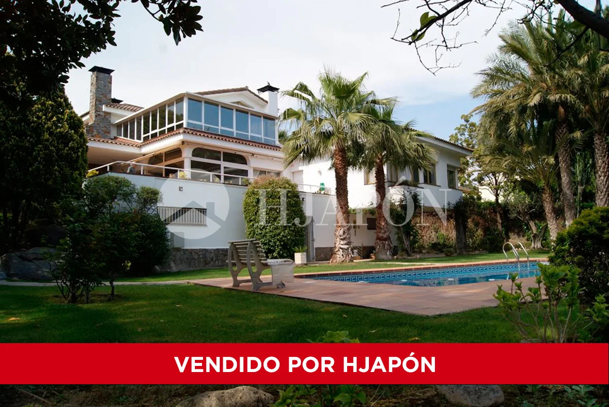 Casa en Alella con piscina y vistas al mar