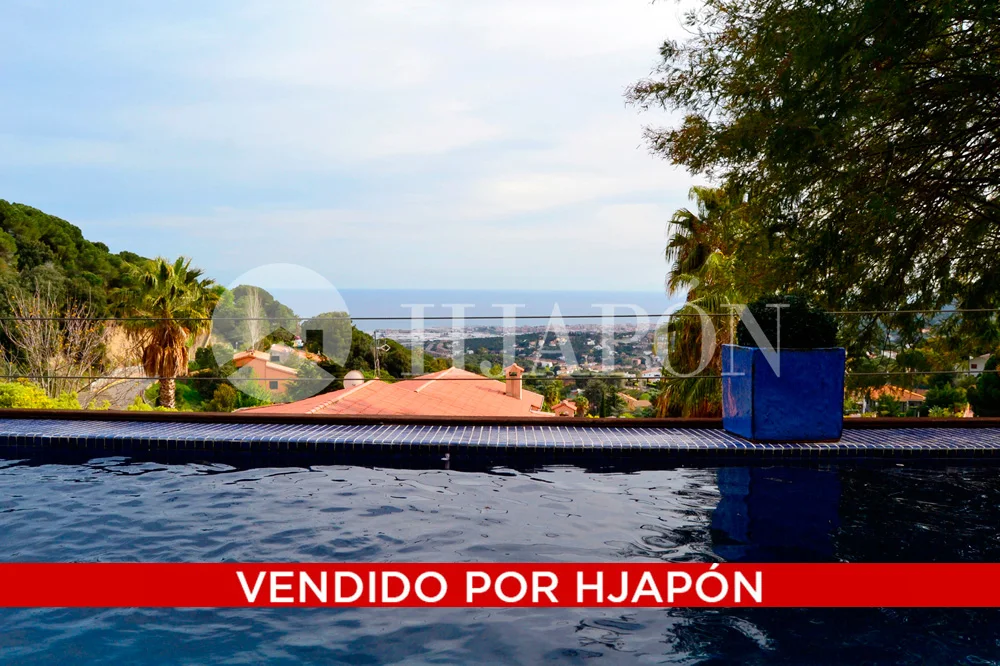 Sea-view villa with private pool