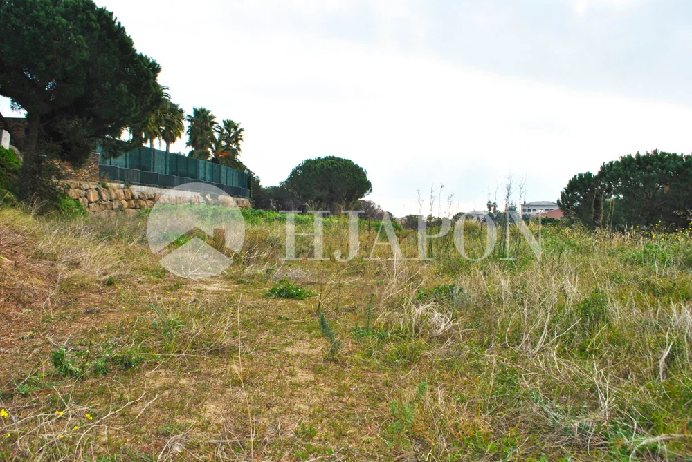 Large sea-view plot in Rocaferrera