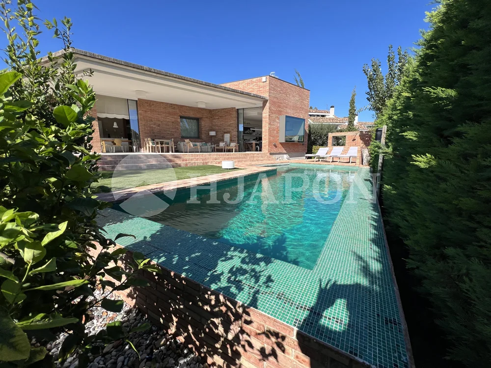 Contemporary Alella villa, 775 m², pool
