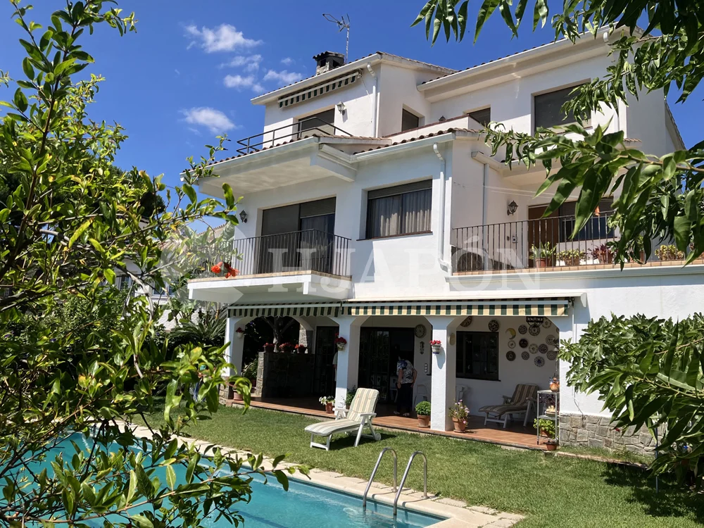 Casa independiente en Teià con vistas