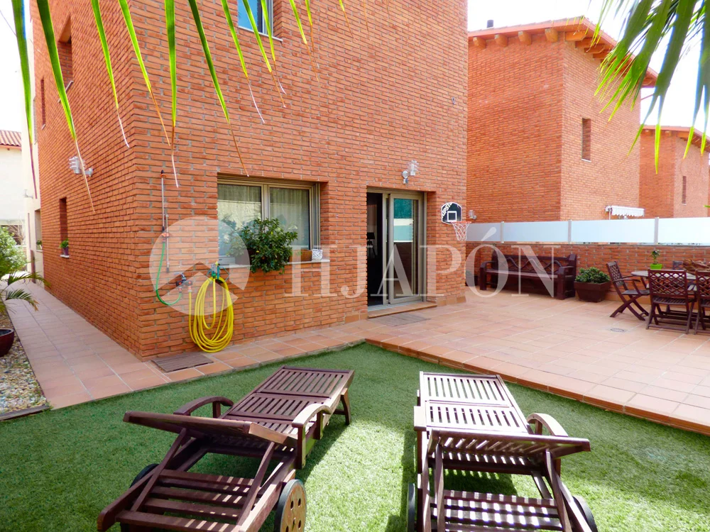 Sold Alella house with garden