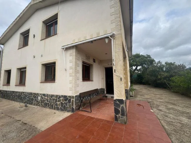 Spacious Riudarenes house, five bedrooms