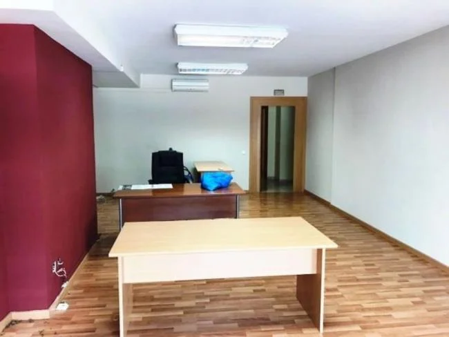 Local a pie de calle de 105 m²