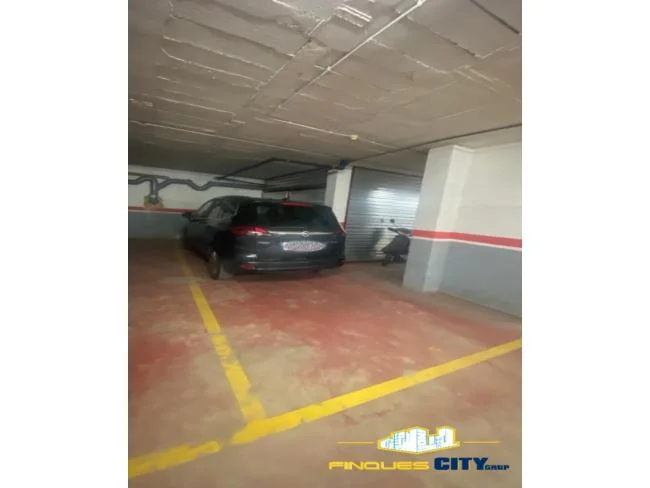 Plaza de parking con trastero de 4 m²