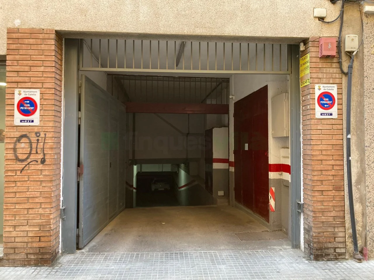 Plaza de parking pequeña en el centro de Calella